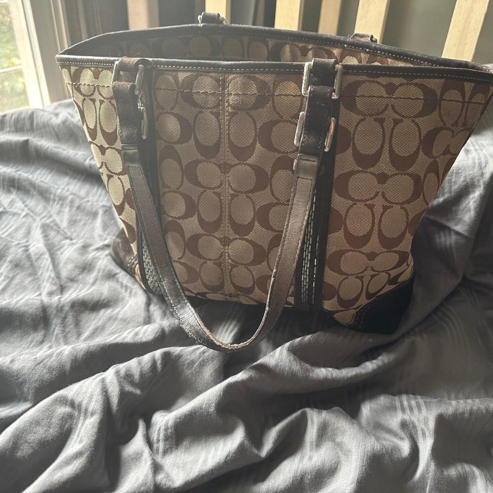 Coach Khaki Shoulder Tote Bahg